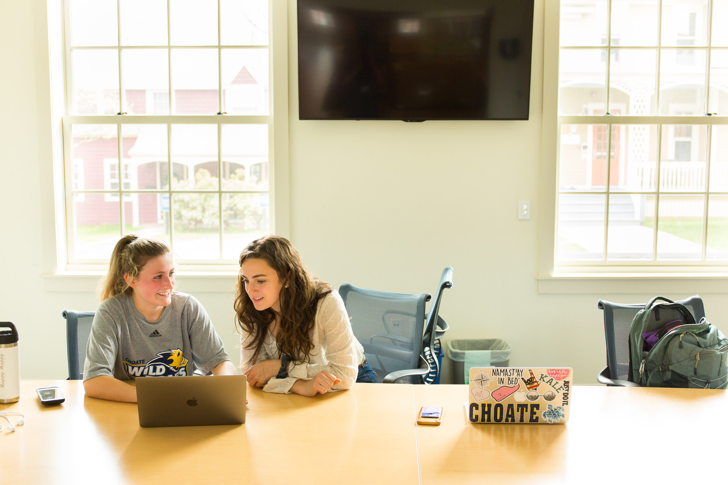 Choate Rosemary Hall girls computers Michael Branscom Photography.